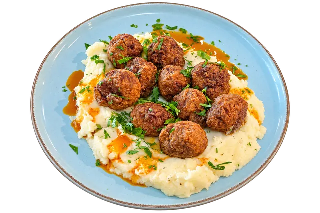 Хрупкави телешки кюфтенца с нежен фъстъчен вкус